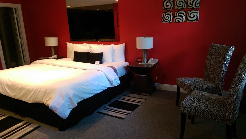 The Cadillac Motel Saint Albans Room photo