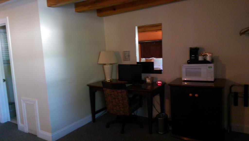 The Cadillac Motel Saint Albans Room photo